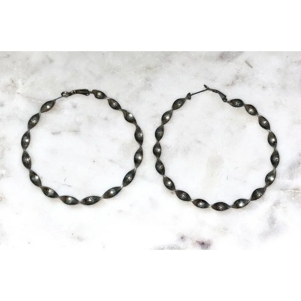 Vintage Silver Tone Twisted Hoop Earrings - Elegant and Stylish - Picture 5 of 5